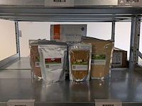 Diverse gedroogde poeders & beef bone broth, o.a. nordic kings, vitanics