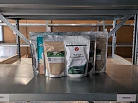 Diverse gedroogde poeders & capsules, o.a. vitanics, four sigmatic