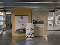 Diverse gedroogde poeders & capsules, o.a. vitanics, purason