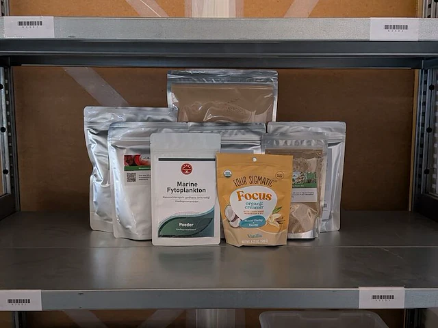 Diverse gedroogde poeders, o.a. vitanics, purason, four sigmatic - afbeelding 1 van  11