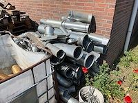 Diverse gegalvaniseerde buizen en koppelingen - afbeelding 2 van  6