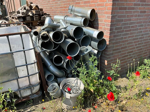 Diverse gegalvaniseerde buizen en koppelingen - afbeelding 6 van  6