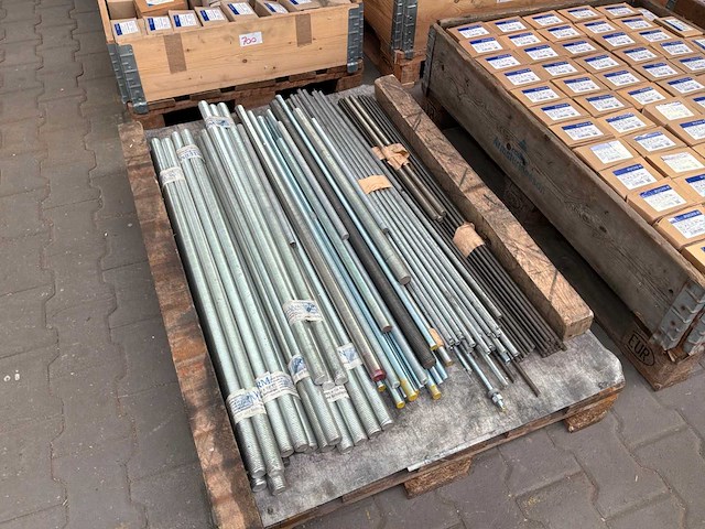 Diverse gegalvaniseerde draadeinden (94x) - afbeelding 1 van  5