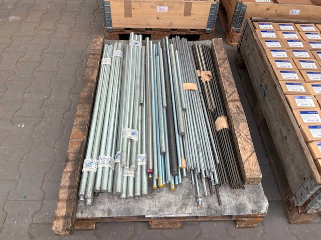 Diverse gegalvaniseerde draadeinden (94x) - afbeelding 2 van  5