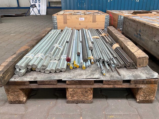 Diverse gegalvaniseerde draadeinden (94x) - afbeelding 4 van  5