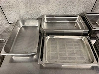 Diverse geperforeerde gastronormbakken (13x) - afbeelding 3 van  4