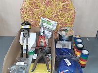 Diverse gereedschap, deurkettingen, isolatieband (d1902) - afbeelding 3 van  3