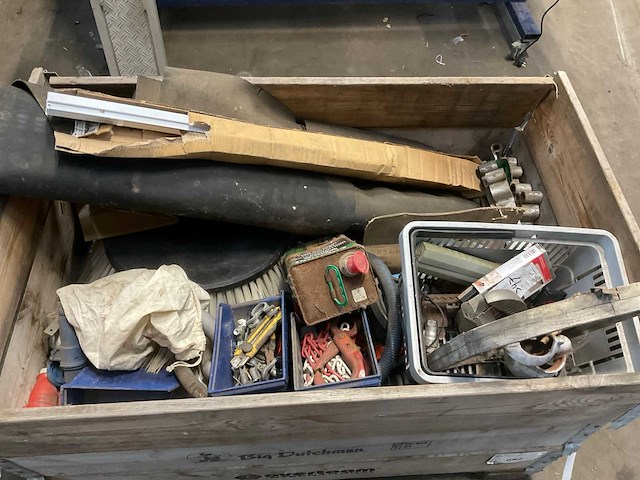 Diverse gereedschap en accessoires - afbeelding 4 van  8