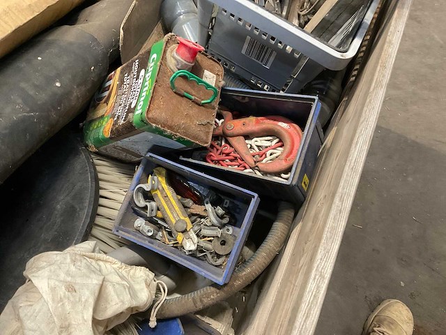 Diverse gereedschap en accessoires - afbeelding 5 van  8