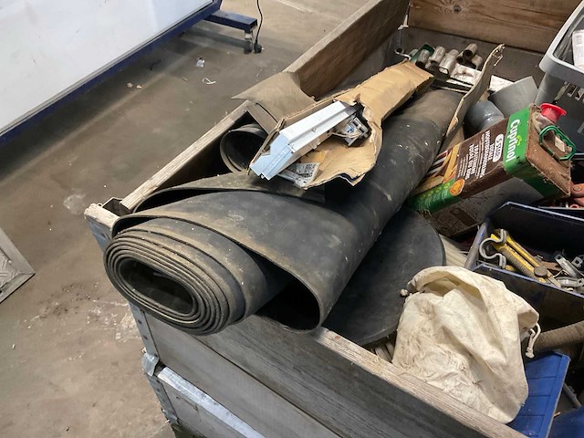 Diverse gereedschap en accessoires - afbeelding 8 van  8