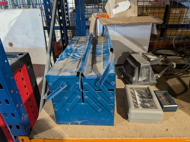 Diverse gereedschap en diversen - afbeelding 4 van  22