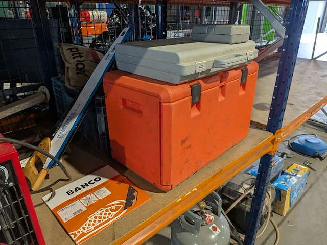 Diverse gereedschap en diversen - afbeelding 9 van  22