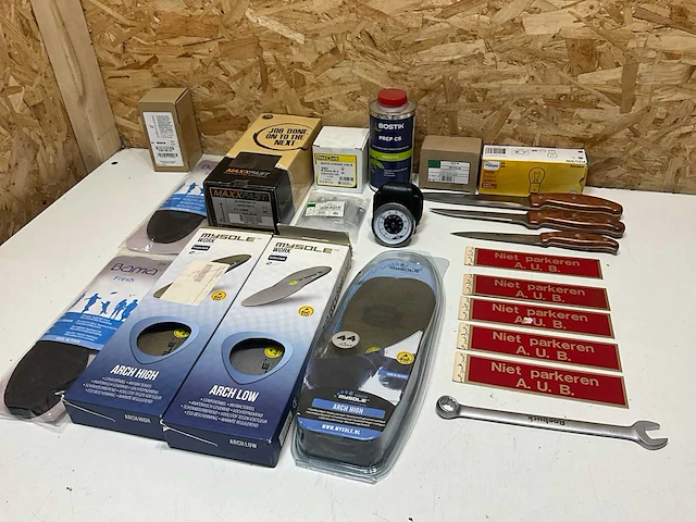 Diverse gereedschap en toebehoren - afbeelding 1 van  16