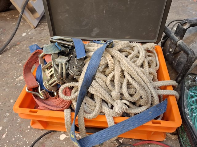 Diverse gereedschap en toebehoren - afbeelding 3 van  5