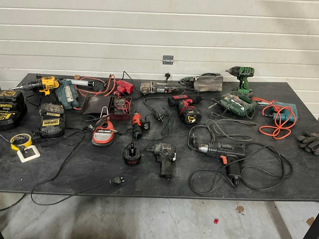 Diverse gereedschap - afbeelding 1 van  10