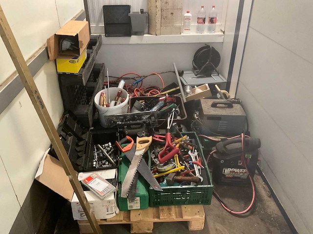 Diverse gereedschap - afbeelding 1 van  14