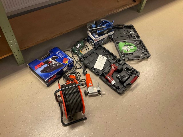 Diverse gereedschappen (8x) - afbeelding 1 van  6