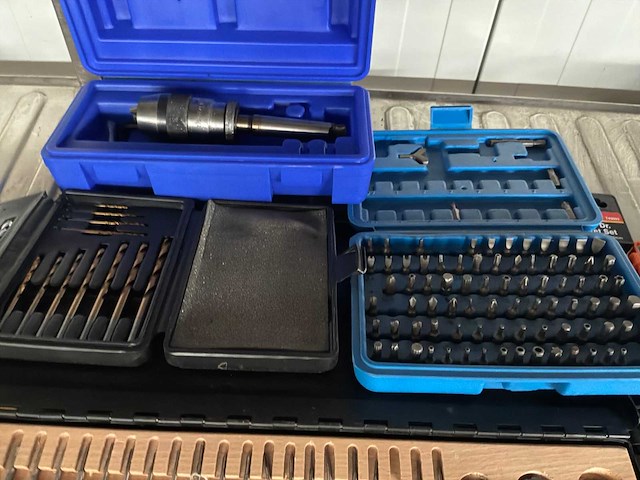 Diverse gereedschappen & accessoires - afbeelding 4 van  4