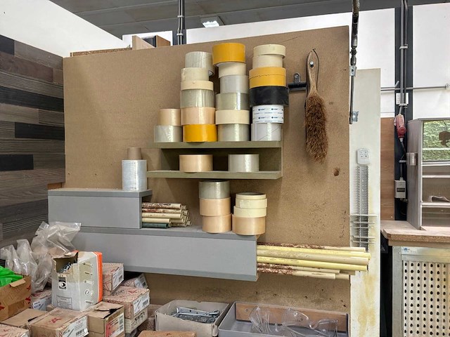 Diverse gereedschappen en bevestigingsmaterialen - afbeelding 2 van  10