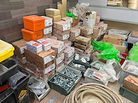 Diverse gereedschappen en bevestigingsmaterialen - afbeelding 8 van  10