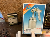Diverse gereedschappen en testapparatuur - afbeelding 3 van  8