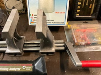 Diverse gereedschappen en testapparatuur - afbeelding 8 van  8