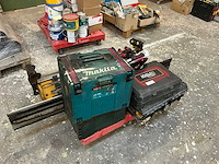 Diverse gereedschappen met roetschade - afbeelding 1 van  4