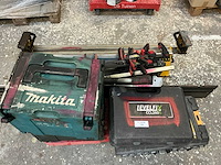 Diverse gereedschappen met roetschade - afbeelding 2 van  4