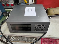 Diverse gereedschappen o.a. olieskimmer, vloeistofpers, hotrunnerkast - afbeelding 2 van  6