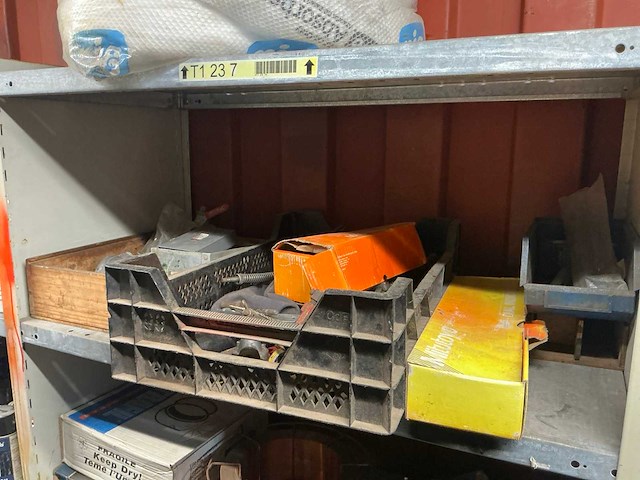 Diverse gereedschappen, onderdelen en lastoebehoren - afbeelding 7 van  22