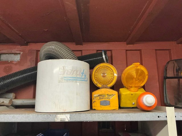 Diverse gereedschappen, onderdelen en lastoebehoren - afbeelding 18 van  22