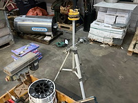 Diverse gereedschappen slijptool-lasdraad-kolomboormachine-koffers-etc - afbeelding 4 van  12