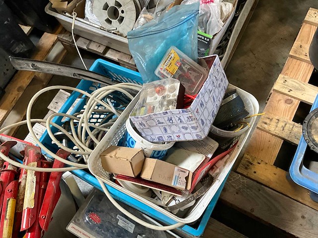 Diverse gereedschappen & toebehoren - afbeelding 4 van  9