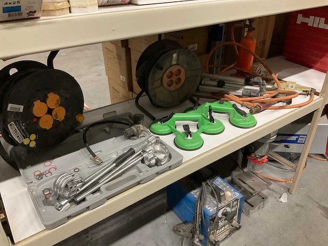 Diverse gereedschappen - afbeelding 1 van  5