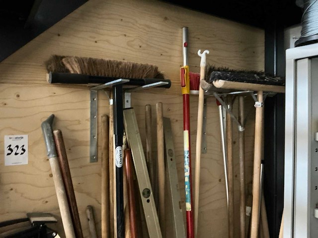 Diverse gereedschappen - afbeelding 4 van  4