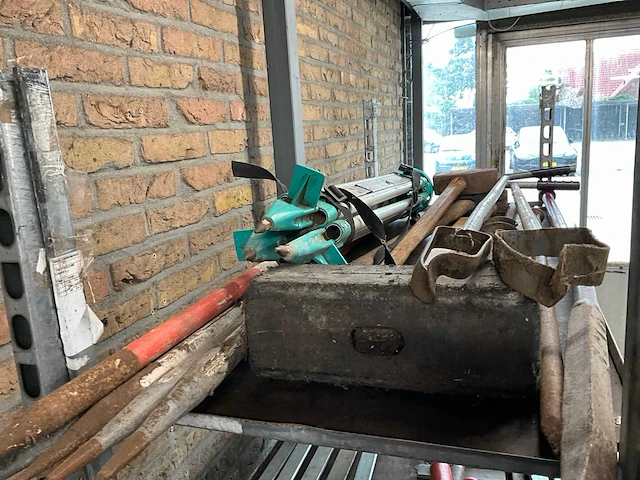 Diverse gereedschappen - afbeelding 3 van  4