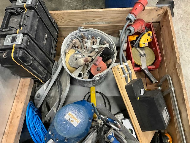 Diverse gereedschappen - afbeelding 3 van  4