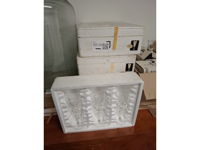 Diverse glas- en kristalglas - afbeelding 7 van  13