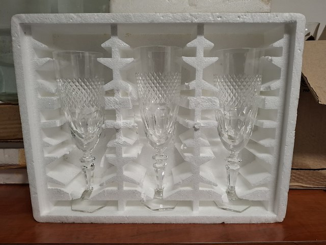 Diverse glas- en kristalglas - afbeelding 8 van  13