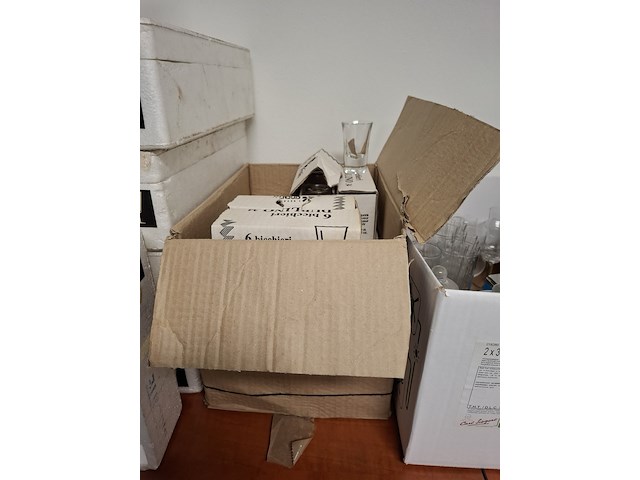 Diverse glas- en kristalglas - afbeelding 10 van  13