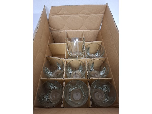 Diverse glas- en kristalglas - afbeelding 13 van  13