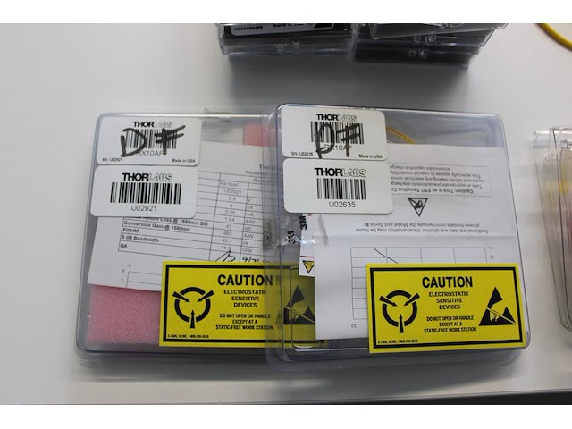 Diverse glasvezel/ fiber optic componenten thor labs wo rx10af, mtdevhl1 en gc20. - afbeelding 3 van  10