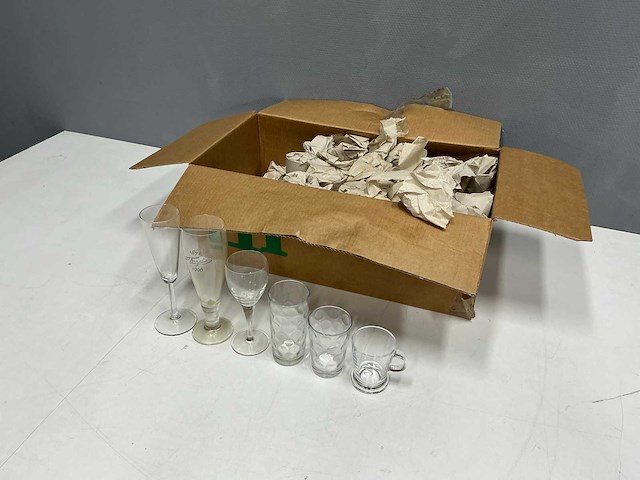 Diverse glazen (40x) - afbeelding 1 van  6