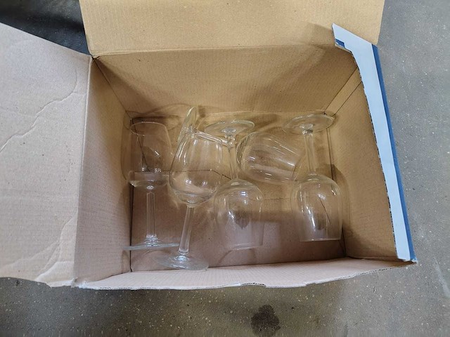 Diverse glazen - afbeelding 2 van  4