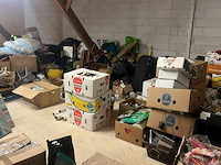 Diverse goederen - inhoud ruimte - afbeelding 13 van  13