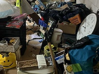 Diverse goederen - inhoud ruimte - afbeelding 8 van  13