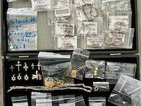 Diverse gouden en zilveren sierraden nieuw en gebruikt. - afbeelding 1 van  18