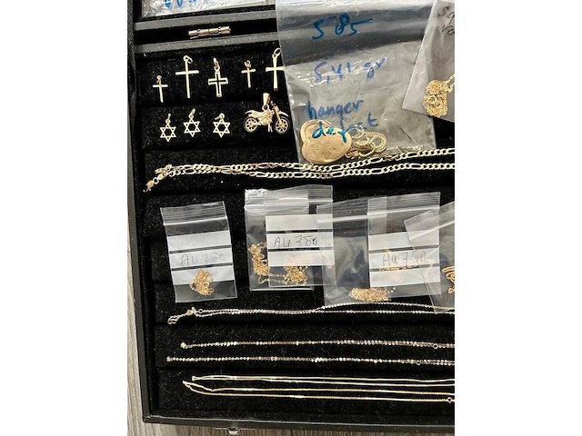 Diverse gouden en zilveren sierraden nieuw en gebruikt. - afbeelding 11 van  18