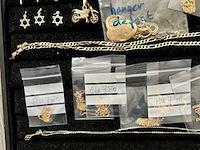 Diverse gouden en zilveren sierraden nieuw en gebruikt. - afbeelding 11 van  18