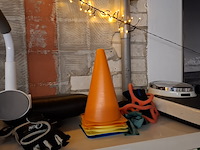 Diverse gymbenodigdheden en gewichten , in vakkenkast - afbeelding 15 van  20